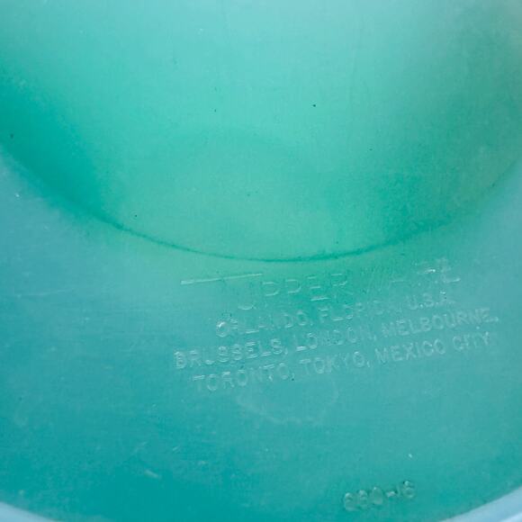 Vintage Tupperware Crisp It 679 Jadeite Green Lettuce Keeper Crisper w Lid - Picture 4 of 5